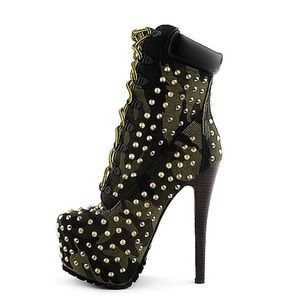 CAMO PLATFORM BOOT WITH GOLD STUDS
